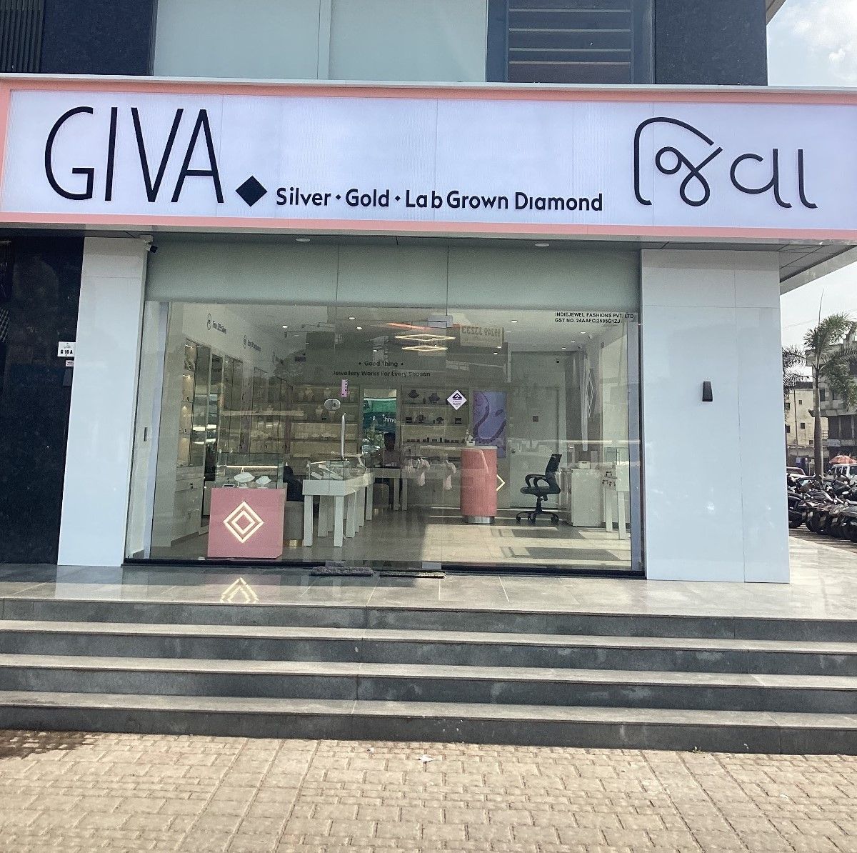 GIVA Silver & Gold Jewellery | Vapi | Lab Grown Diamonds — photo