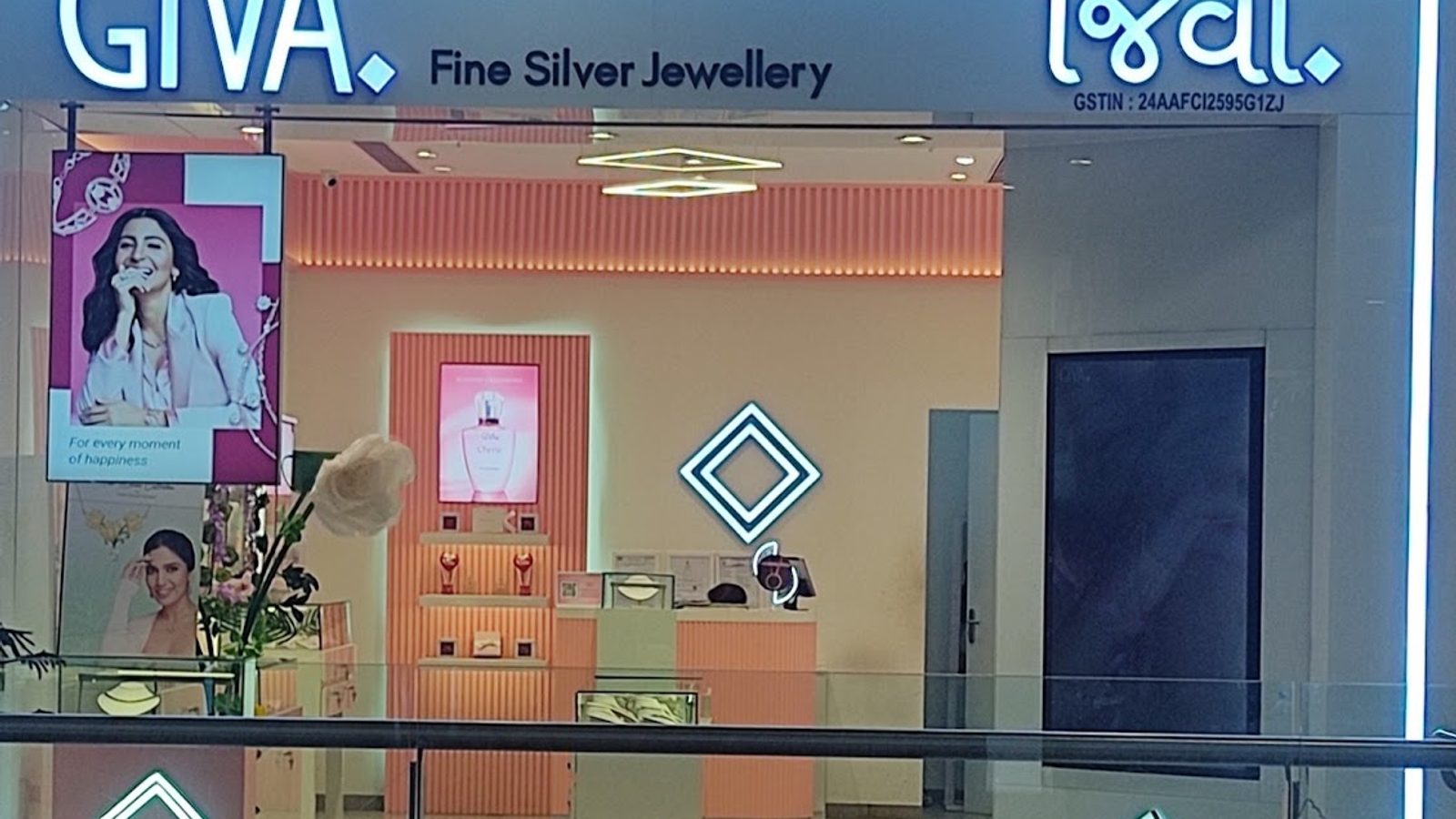GIVA Silver & Gold Jewellery | Alpha One Mall | Lab Grown Diamonds