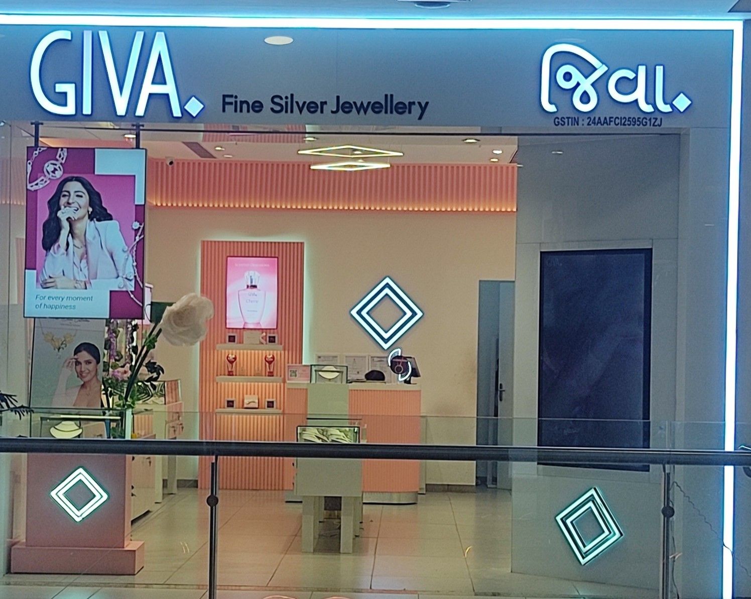 GIVA Silver & Gold Jewellery | Alpha One Mall | Lab Grown Diamonds — photo