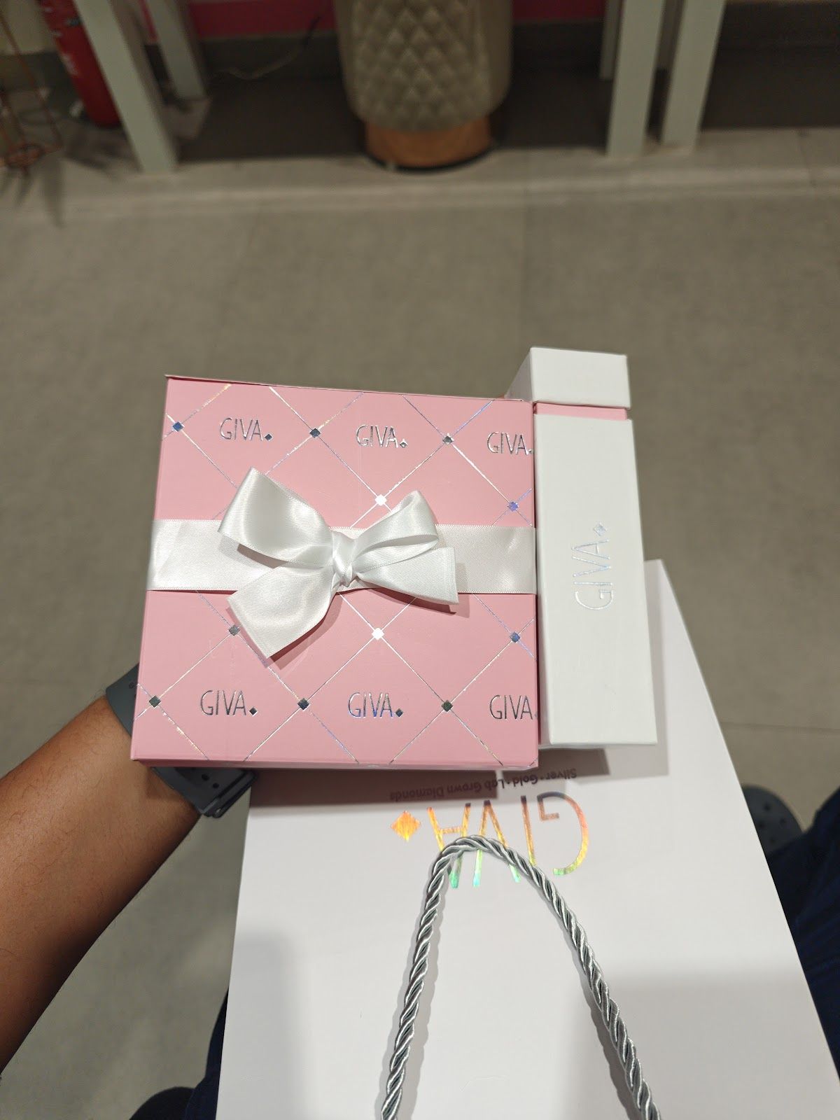 GIVA Silver & Gold Jewellery | M.I. Road | Lab Grown Diamonds — photo