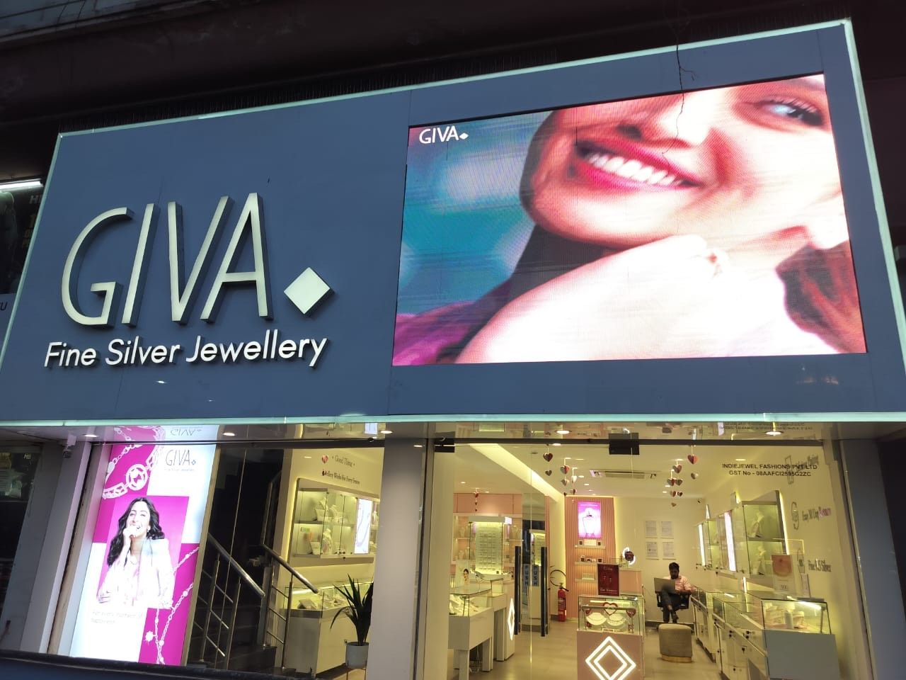 GIVA Silver & Gold Jewellery | Vaishali Nagar | Lab Grown Diamonds — photo