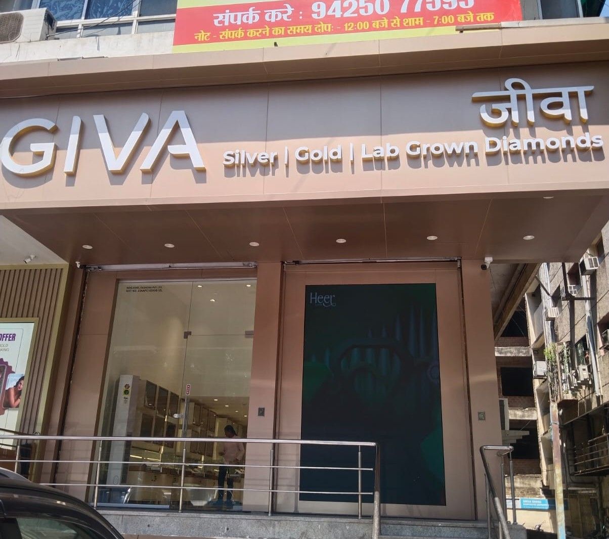 GIVA Silver & Gold Jewellery Store | Mahatma Gandhi Road, Indore — photo