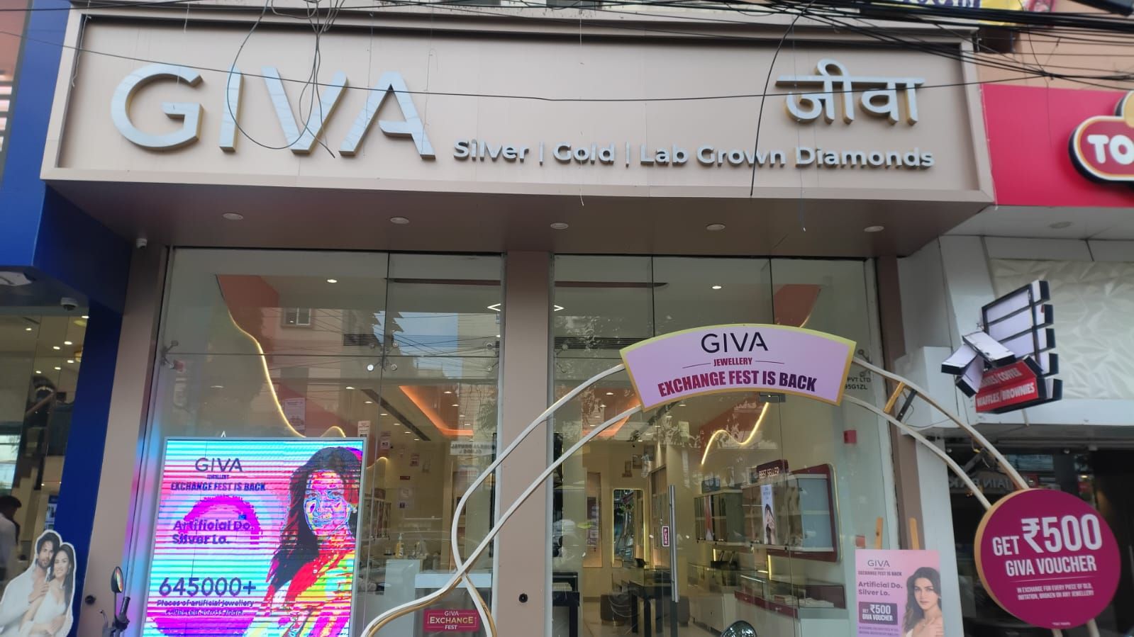GIVA Silver & Gold Jewellery Store | Sapna Sangeeta | Indore — photo