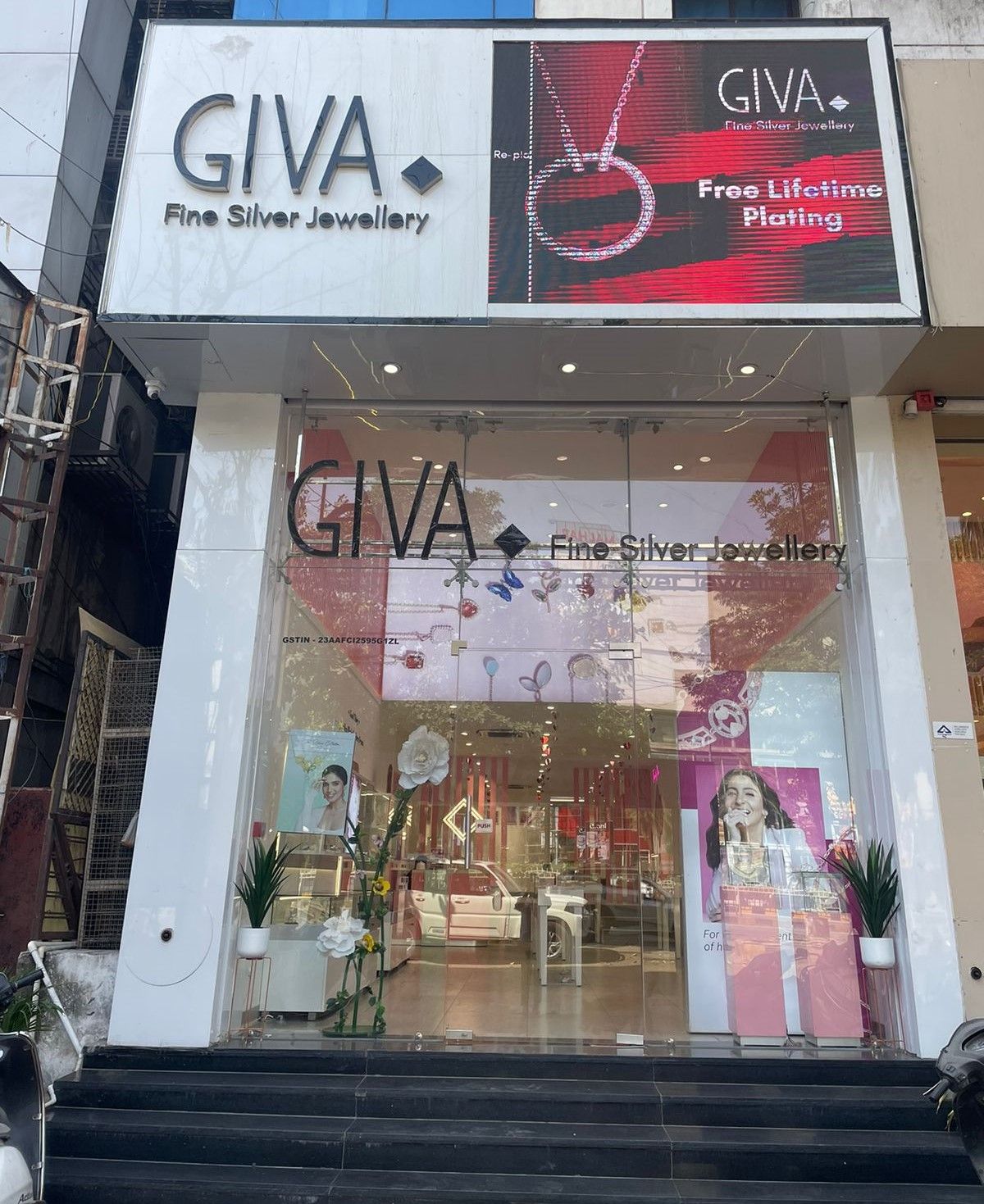 GIVA Silver & Gold Jewellery | AB Road Indore | Lab Grown Diamonds — photo