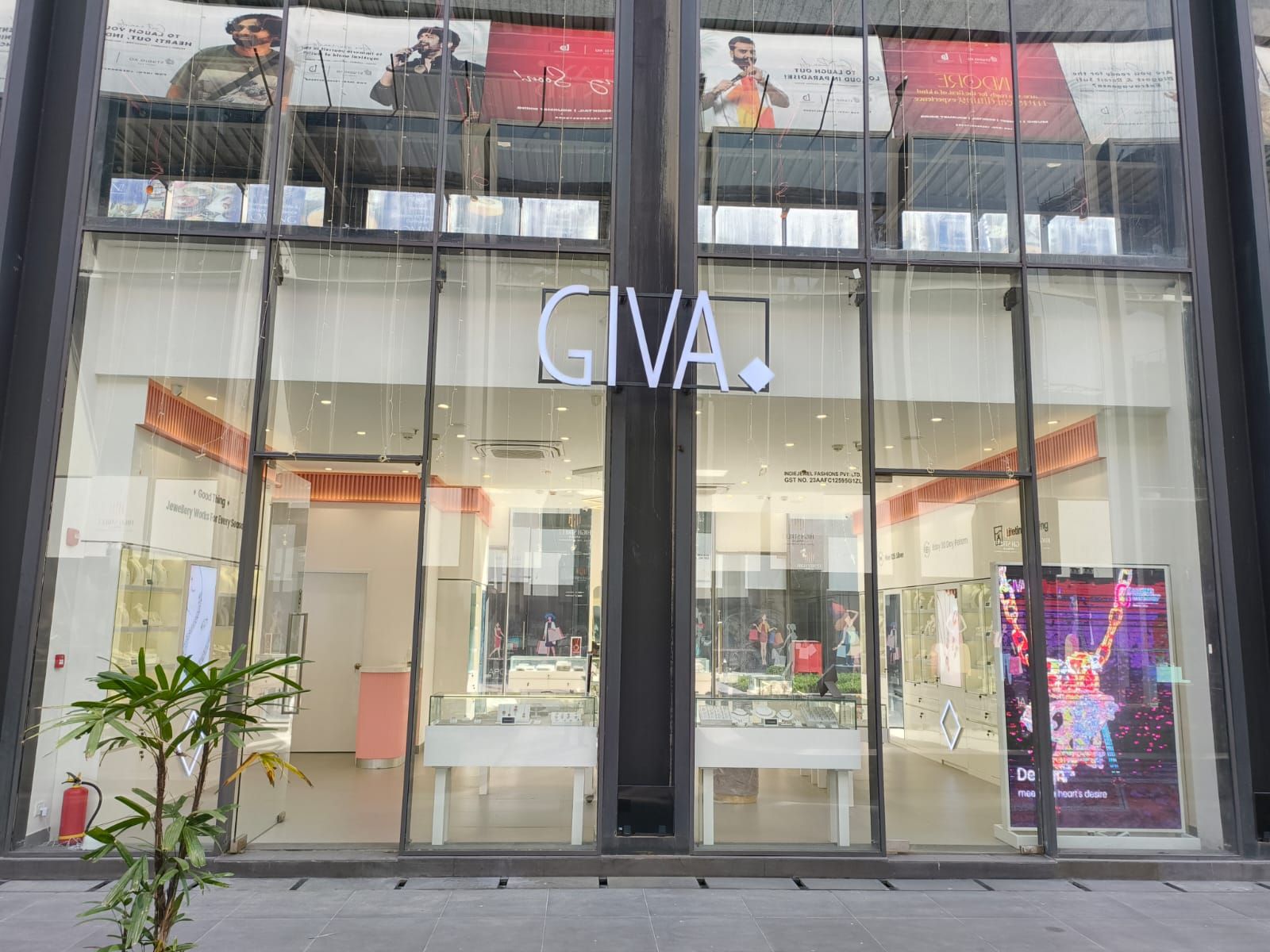 GIVA Silver & Gold Jewellery | Apollo Indore | Lab Grown Diamonds — photo
