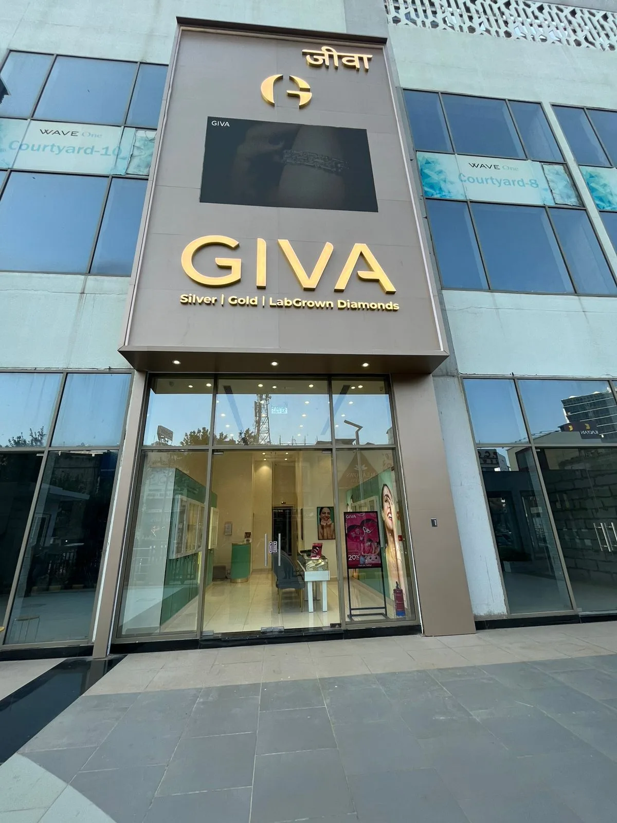 GIVA Silver & Gold Jewellery Store | Wave One, Noida — photo