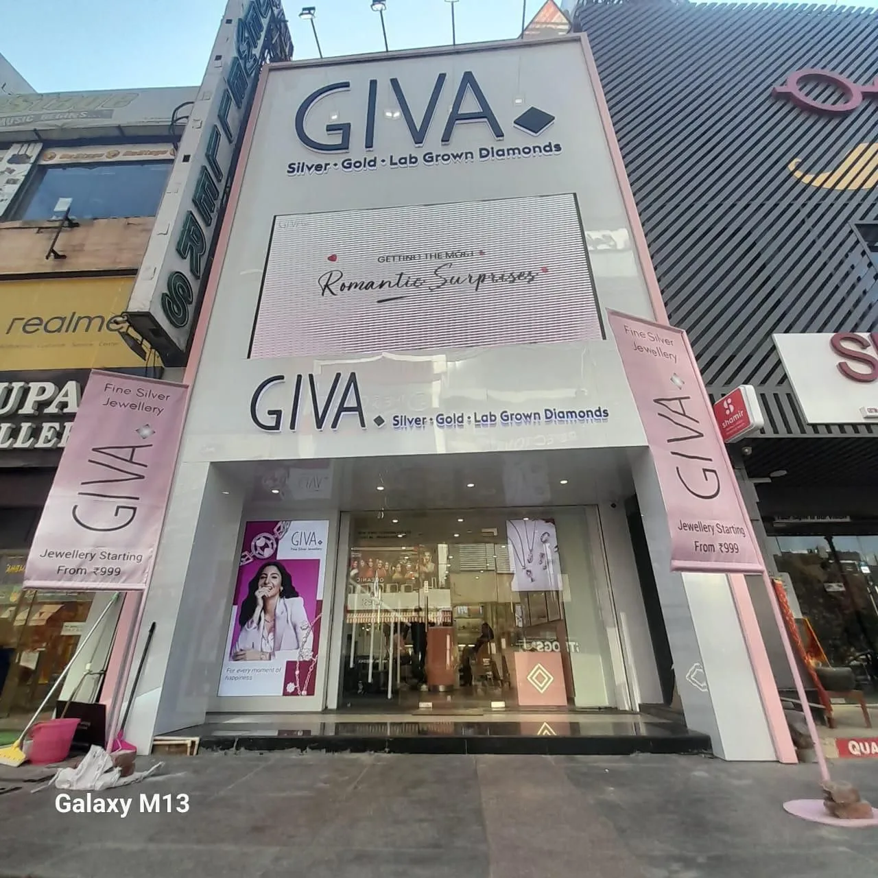 GIVA Silver & Gold Jewellery | Noida - Sector 18 | Lab Grown Diamonds — photo