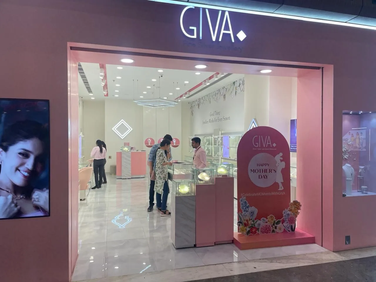GIVA Silver & Gold Jewellery | Gaur City Mall | Lab Grown Diamonds — photo