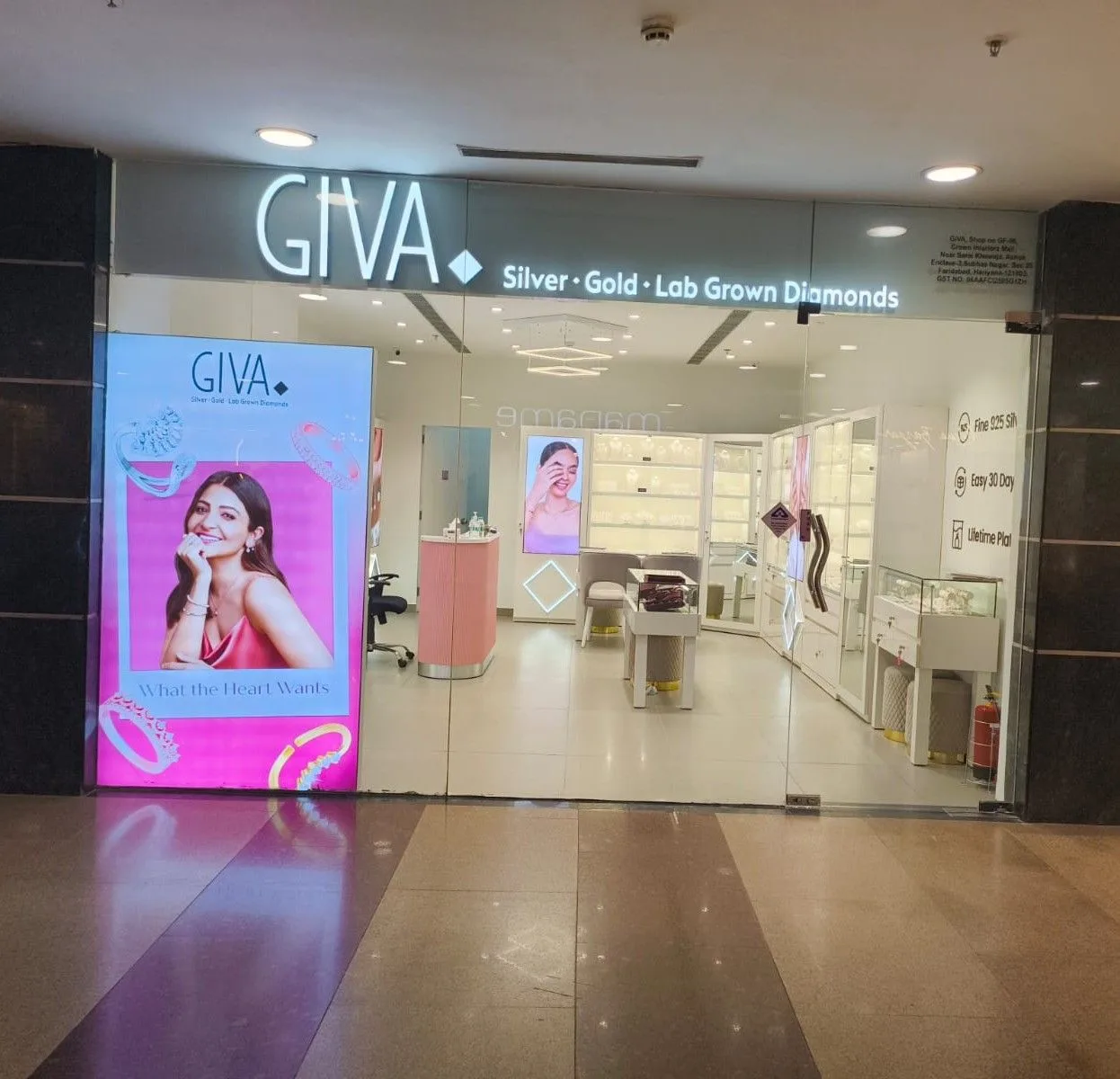 GIVA Silver & Gold Jewellery Store | Crown Mall | Faridabad — photo