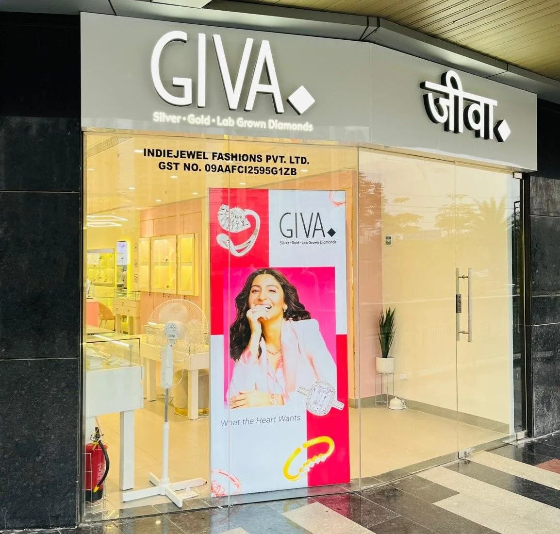 GIVA Silver & Gold Jewellery | Blue Sapphire Mall | Lab Grown Diamonds — photo