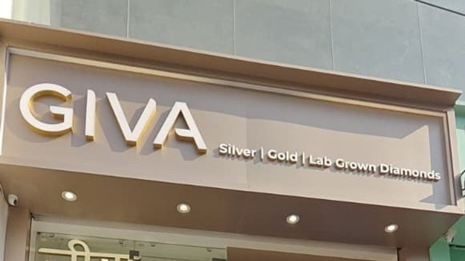 GIVA Silver & Gold Jewellery Store | Bhelupur, Varanasi
