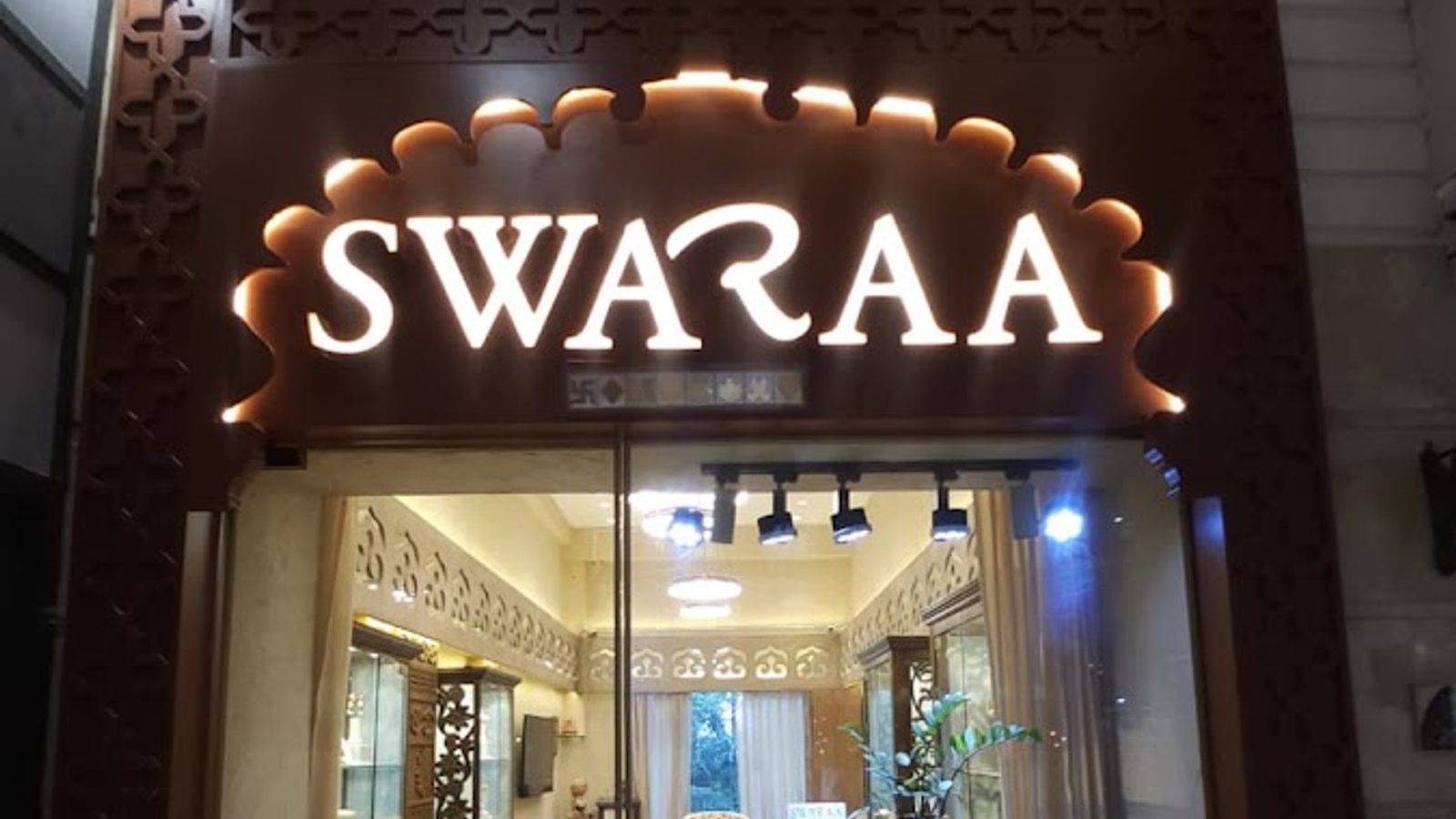 𝗦𝘄𝗮𝗿𝗮𝗮 𝗝𝗲𝘄𝗲𝗹𝘀 - Best Jewellery set for wedding | Customized | Bespoke Wedding | Silver Bridal Jewellery in Surat