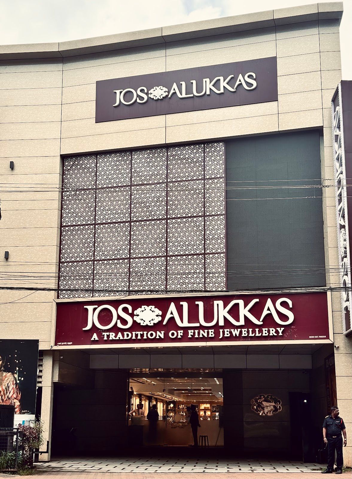 Jos Alukkas Jewellery — photo
