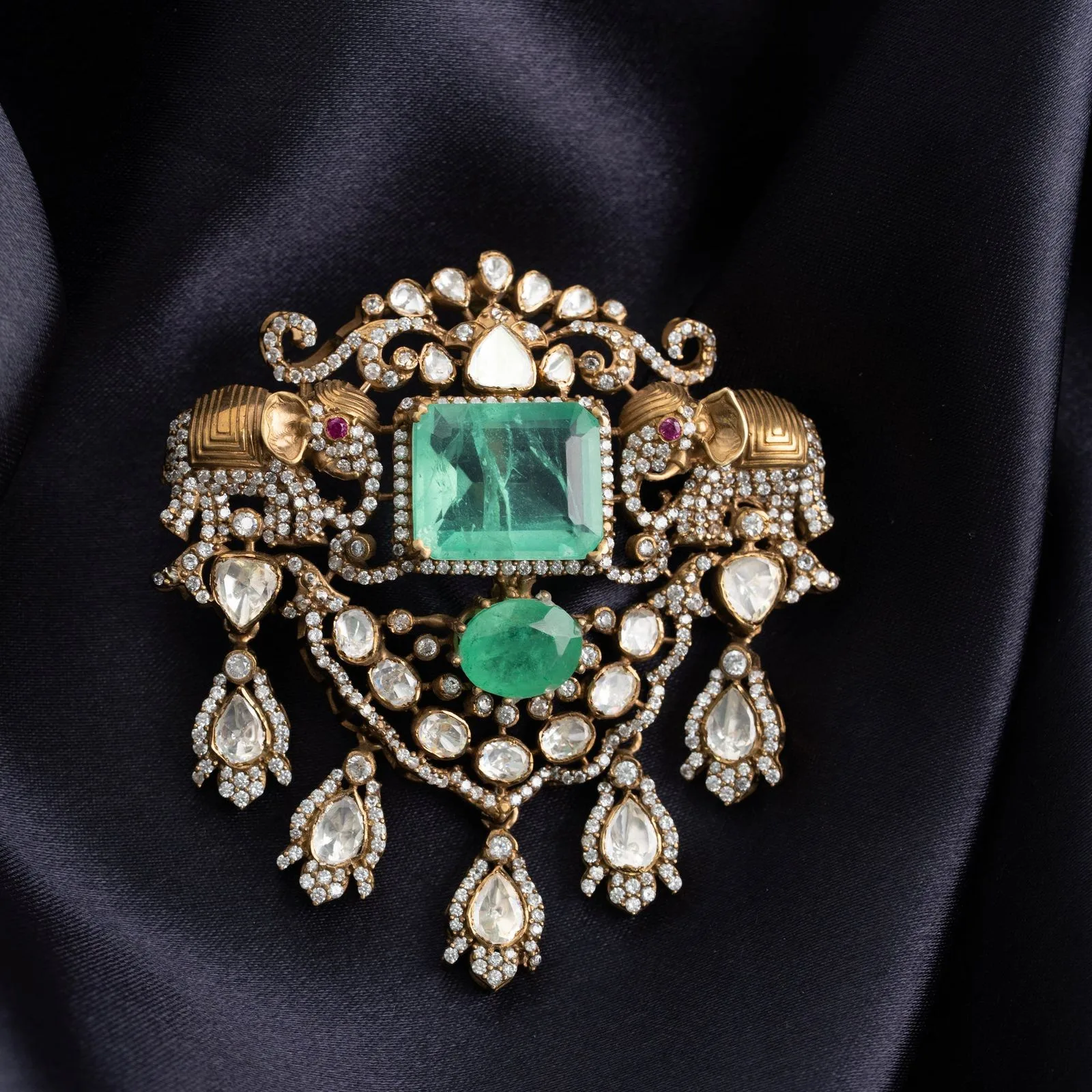 Darpana Karvi Pendant