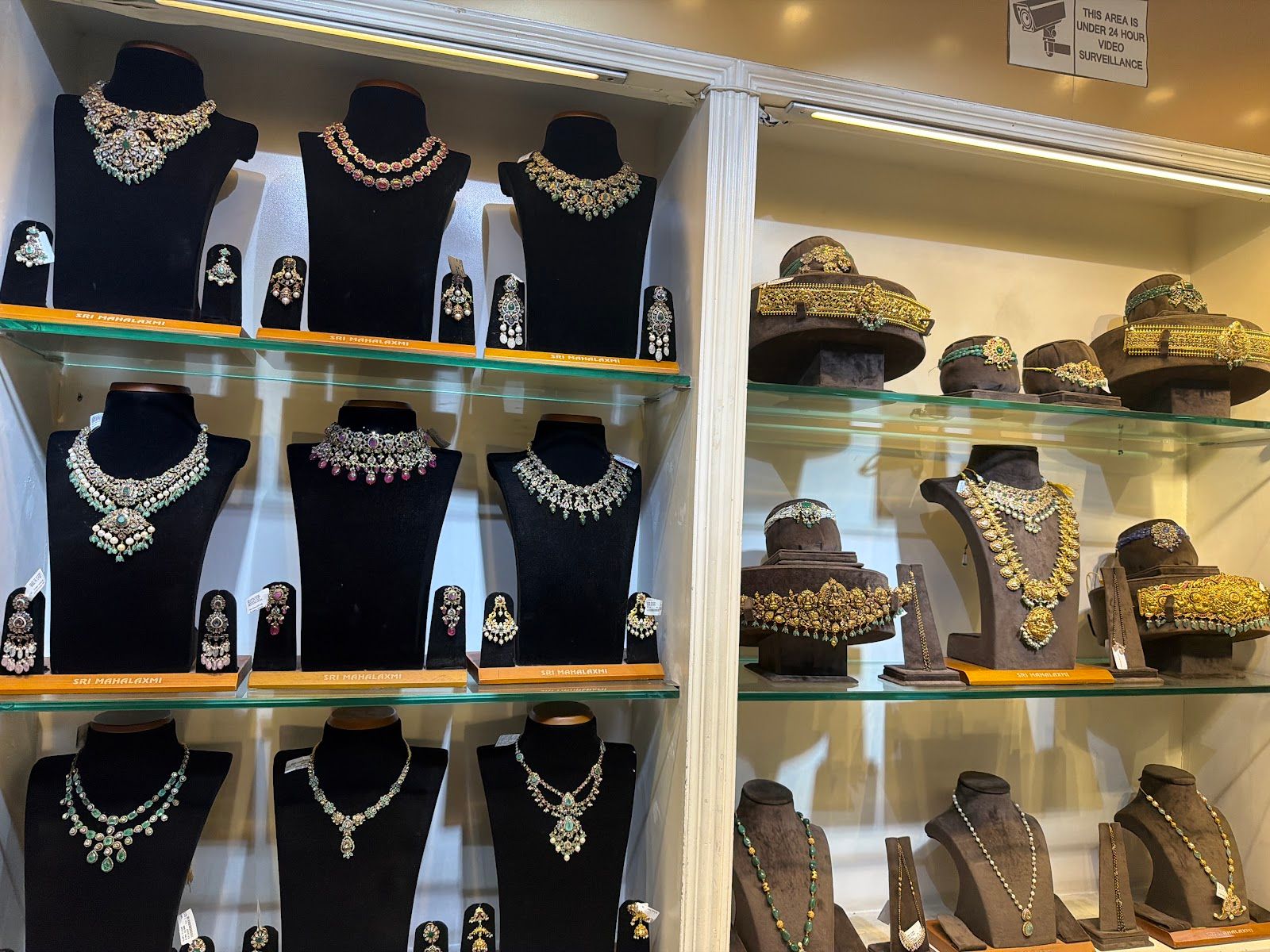 Sri Mahalaxmi Gold And Diamond Jewellers — photo