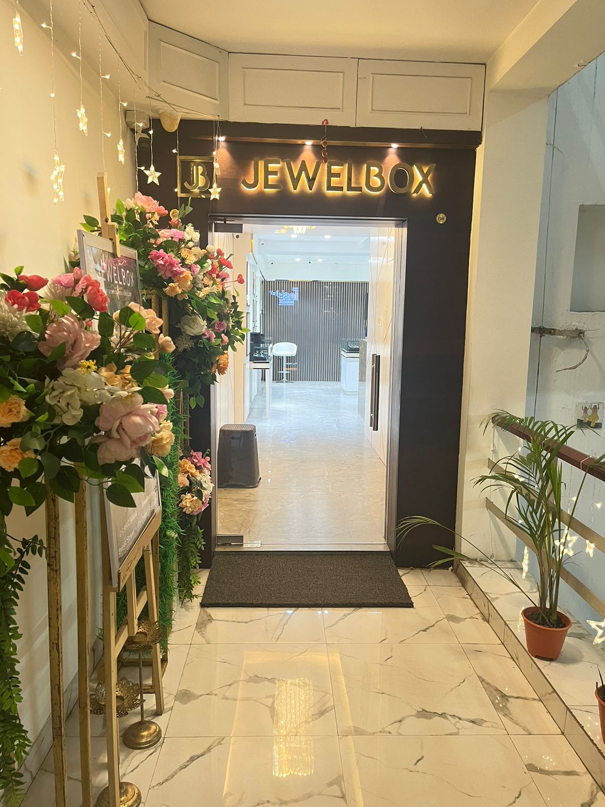 Jewelbox - Lab Grown Diamond Jewellery - Azimganj House, Kolkata — photo