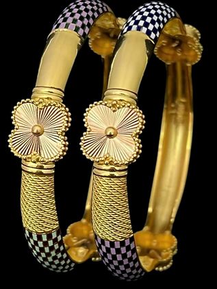 M.D. JEWELLERS — photo