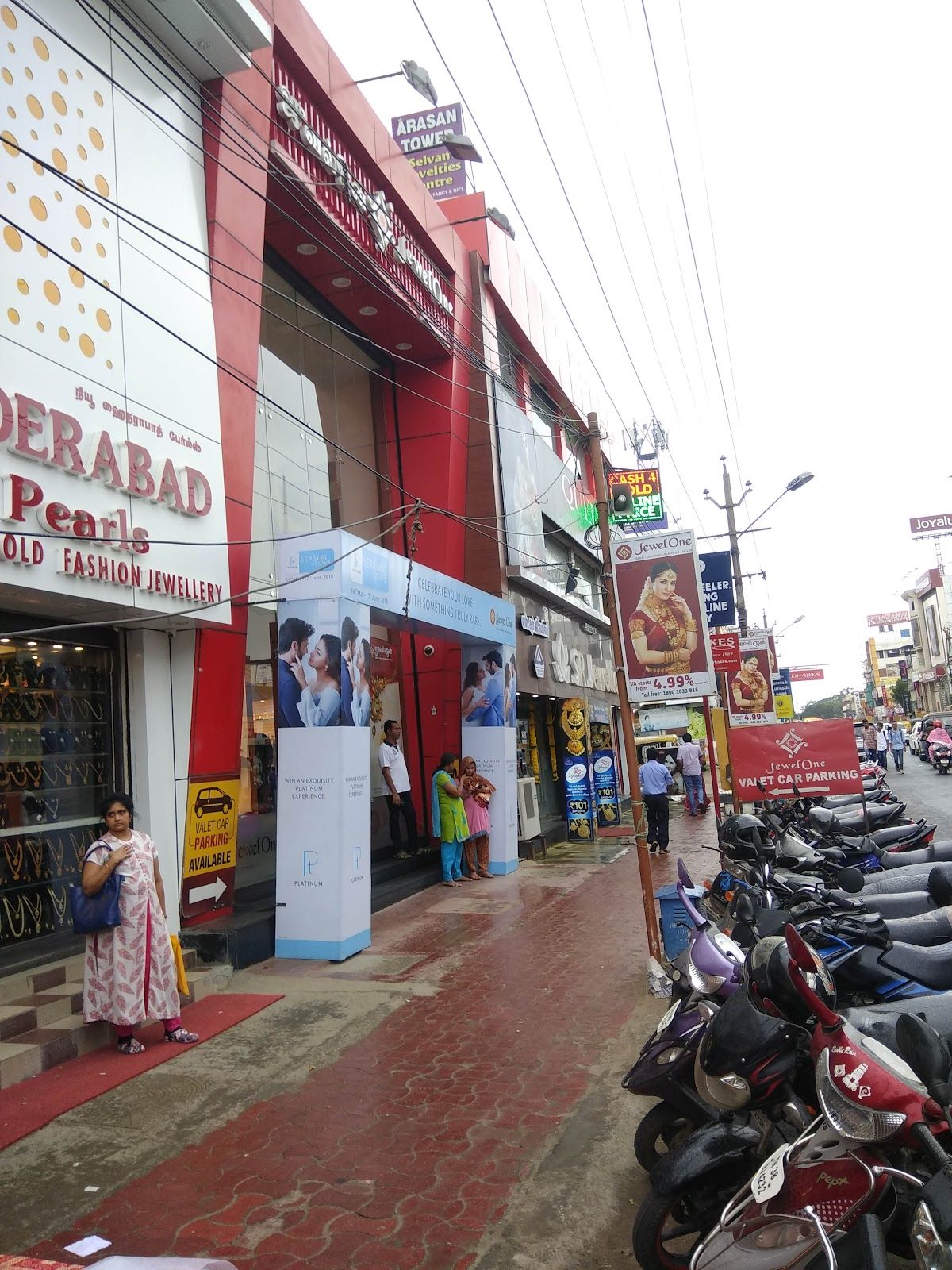 JewelOne Flagship Store — photo