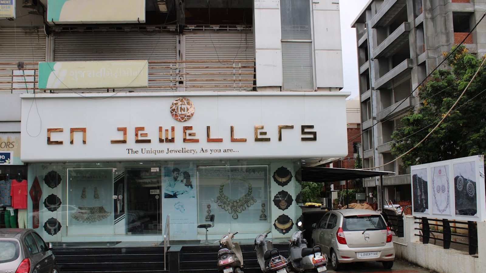C N JEWELLERS