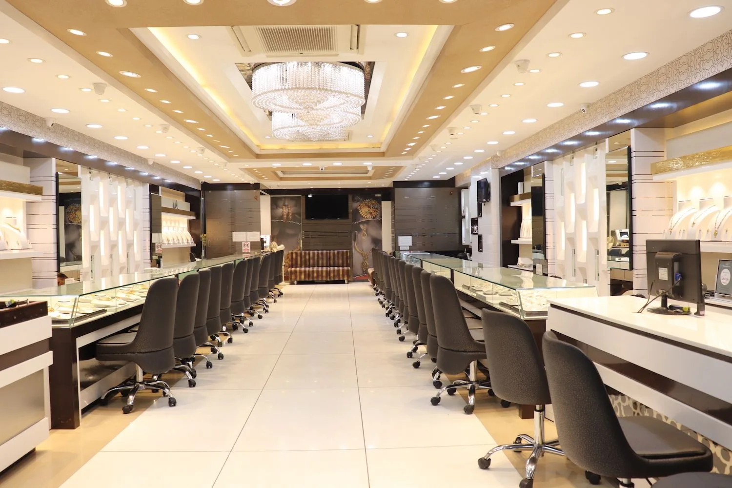 Nilkanth Jewellers — photo