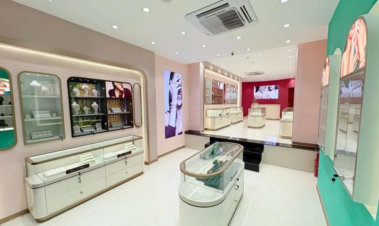GIVA Silver & Gold Jewellery Store | Itwari, Nagpur