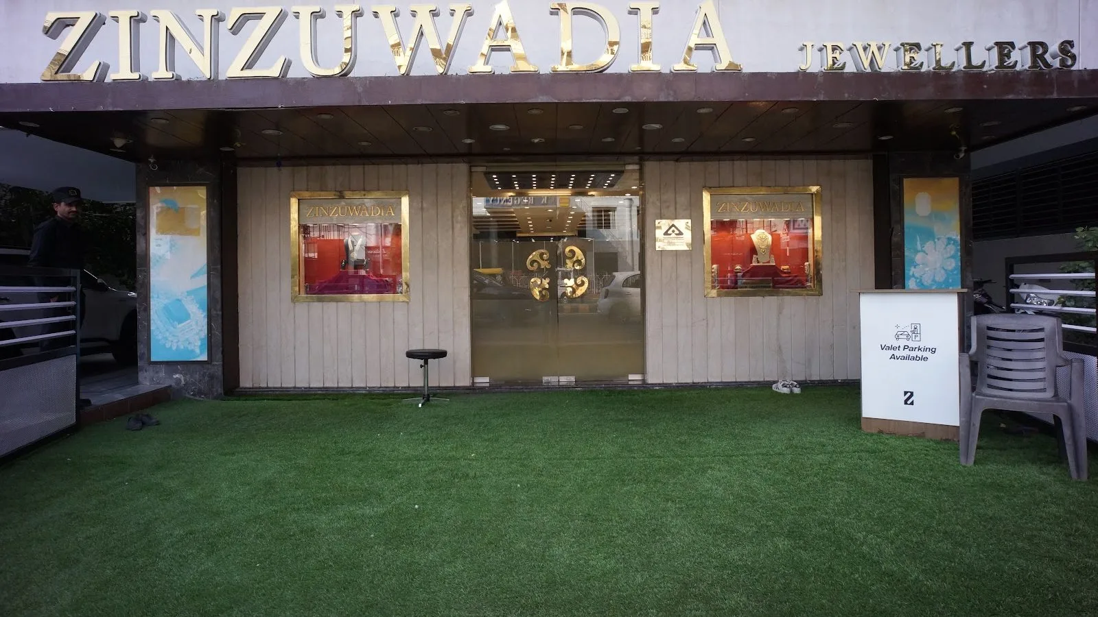 Zinzuwadia Jewellers C G Road