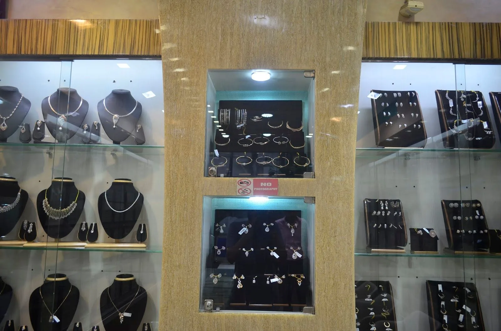 Panalal C. Zaveri Jewellers (Panalal East)