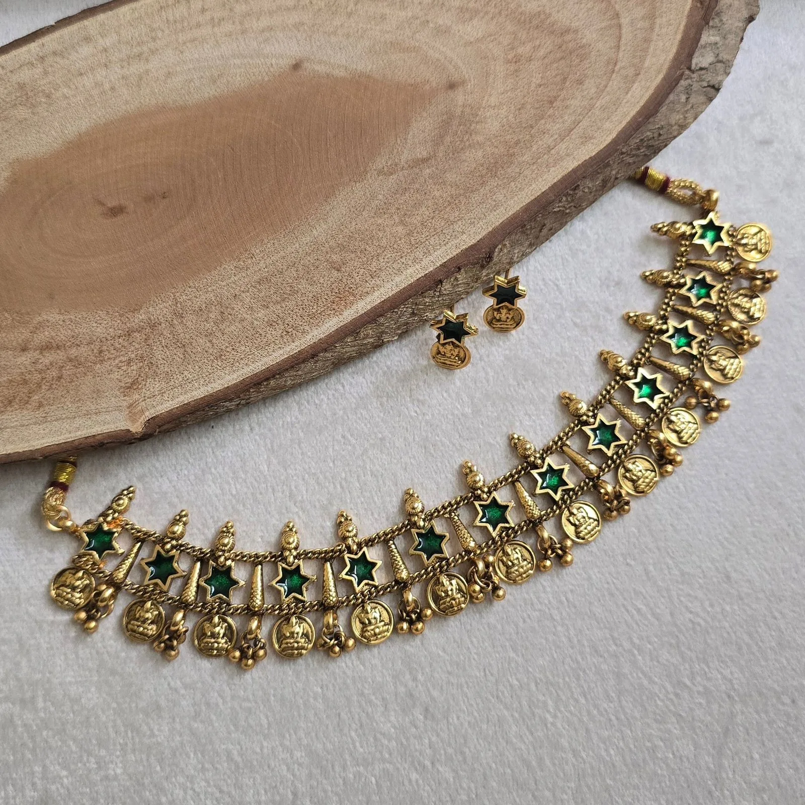 Star Palakka Minimal Choker Green