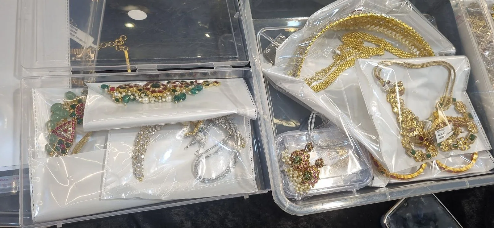 KANISHKAS FASHION JEWELLERY