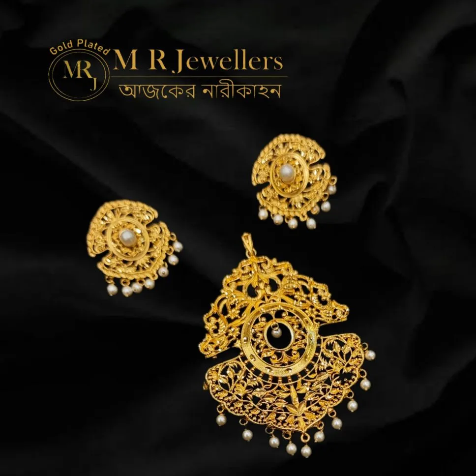Noksha Motif Pendant Set with Pearl Work