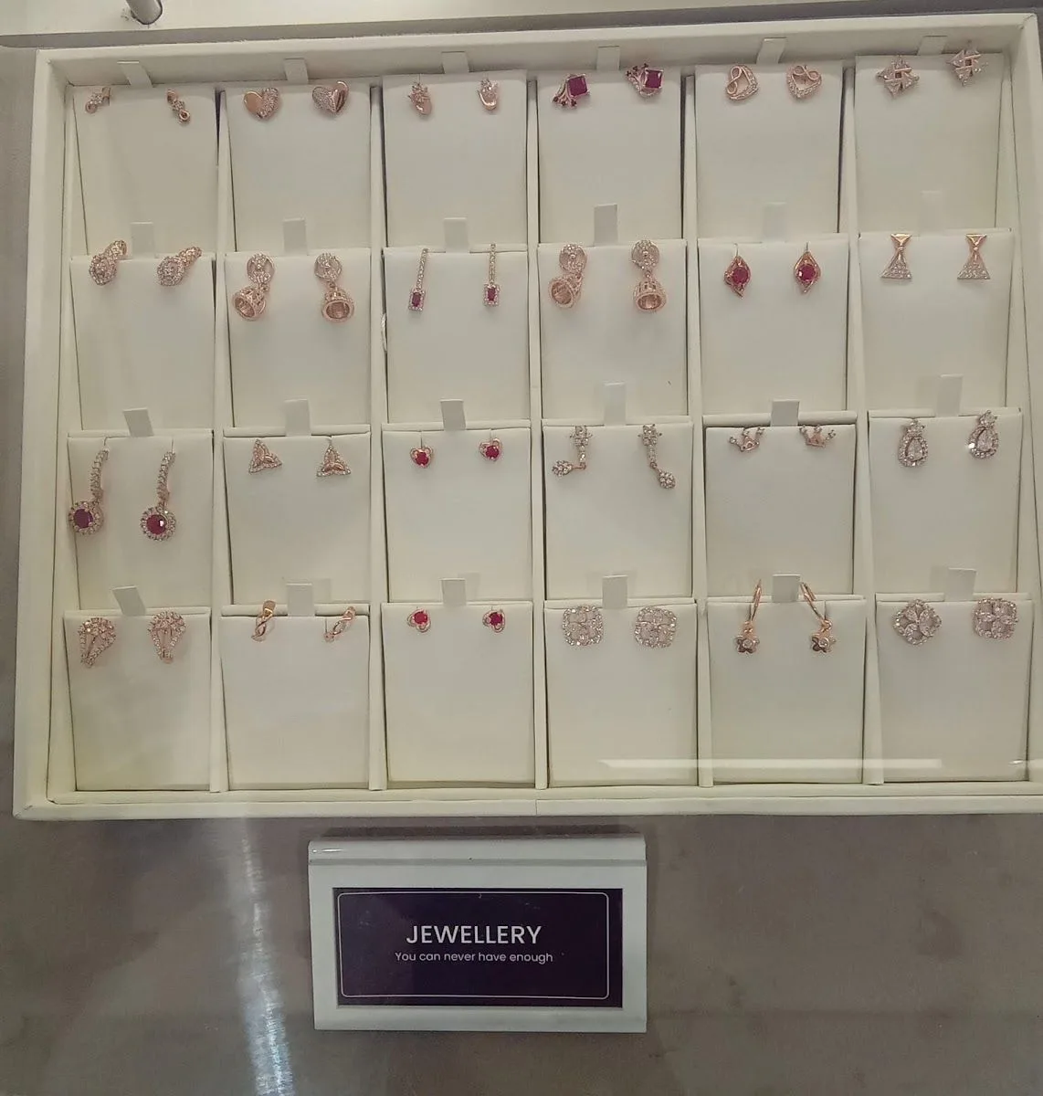 GIVA Silver &amp; Gold Jewellery | FC Road | Lab Grown Diamonds