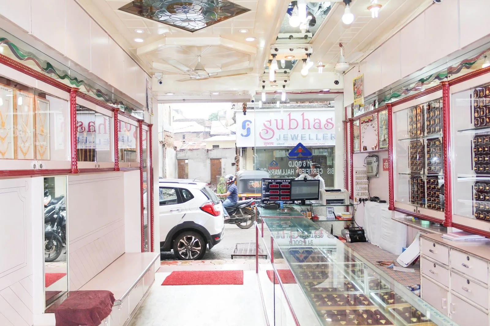 Chunilal Ladhaji &amp; Sons