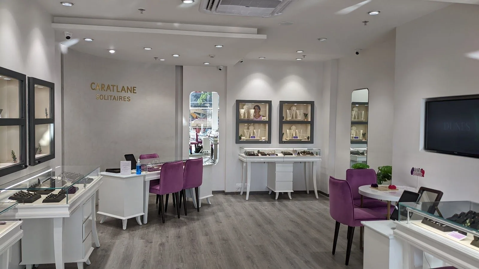 CaratLane Jewellery Pimpri Chinchwad, Pune