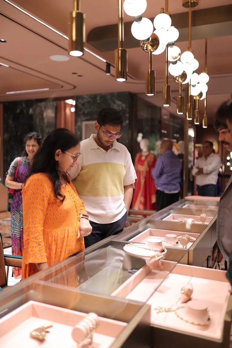 G.K. Chudiwalas - Luxury Diamond &amp; Jadau Polki Jewellery Manufacturer in Jaipur | Bridal Jewellery Stores