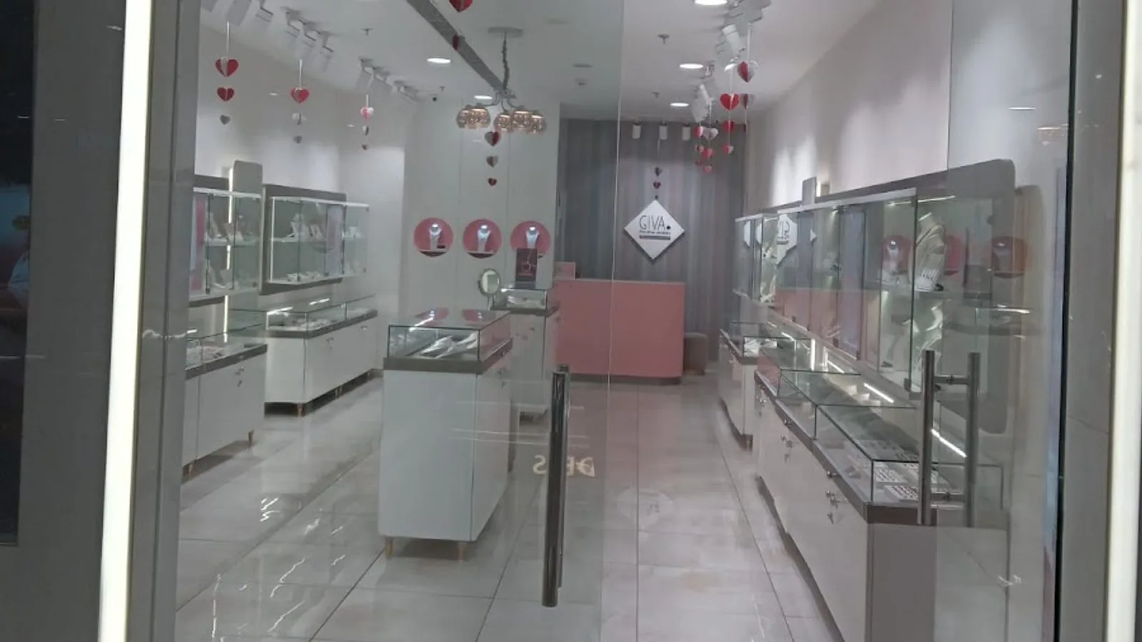 GIVA Silver & Gold Jewellery | Mall of Jaipur | Lab Grown Diamonds