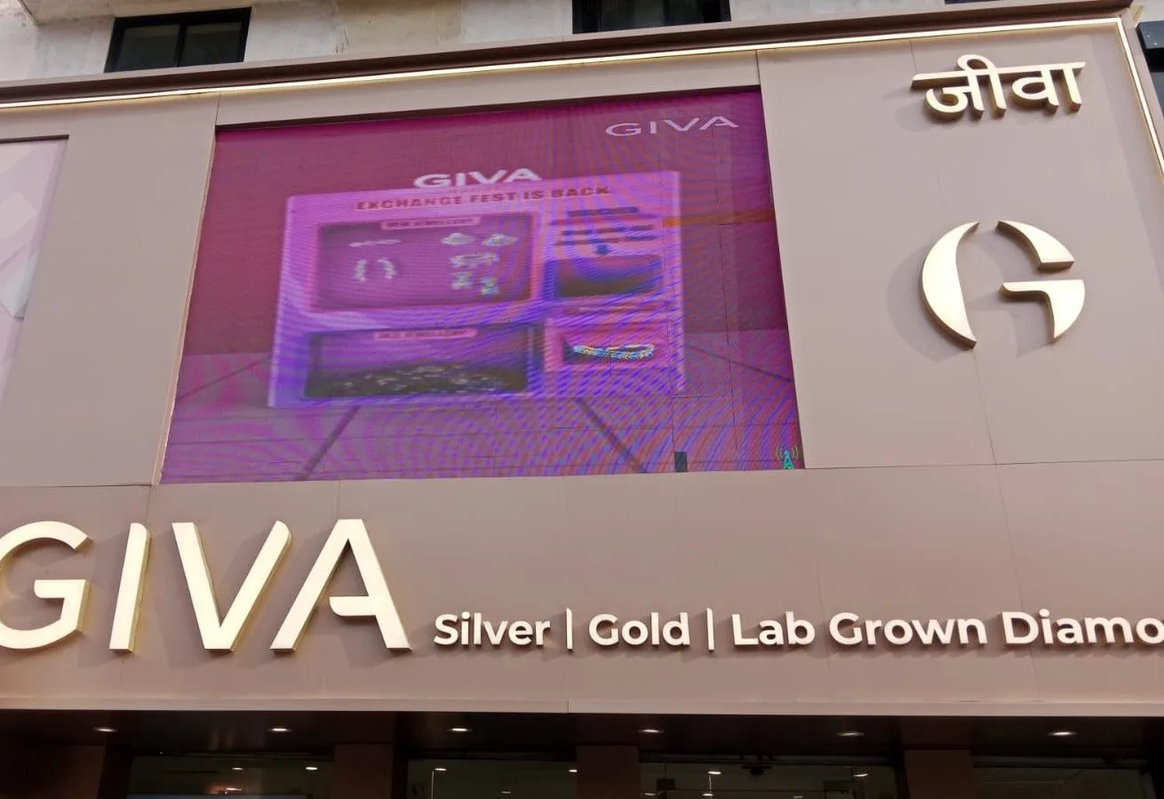 GIVA Silver &amp; Gold Jewellery Store | Mirza Ismail Road, Jaipur