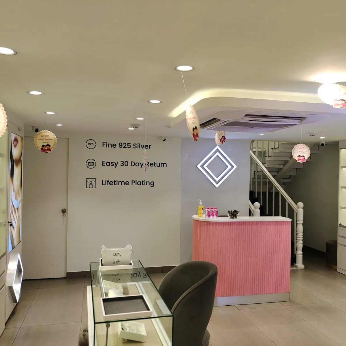 GIVA Silver &amp; Gold Jewellery Store | Malviya Nagar, Jaipur
