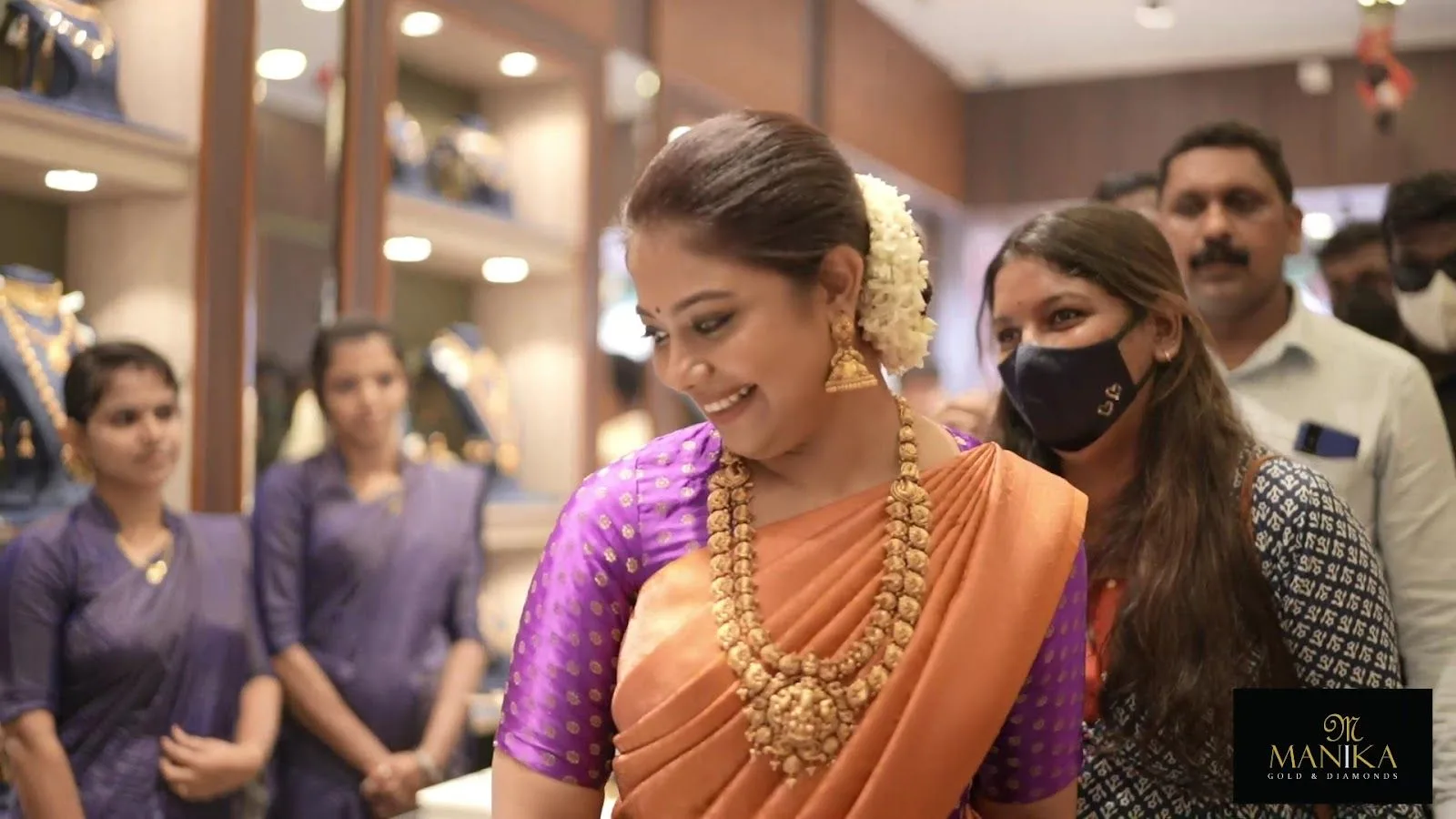 Manika Gold &amp; Diamonds, മണിക ഗോൾഡ് ആൻഡ് ഡയമണ്ട്സ്