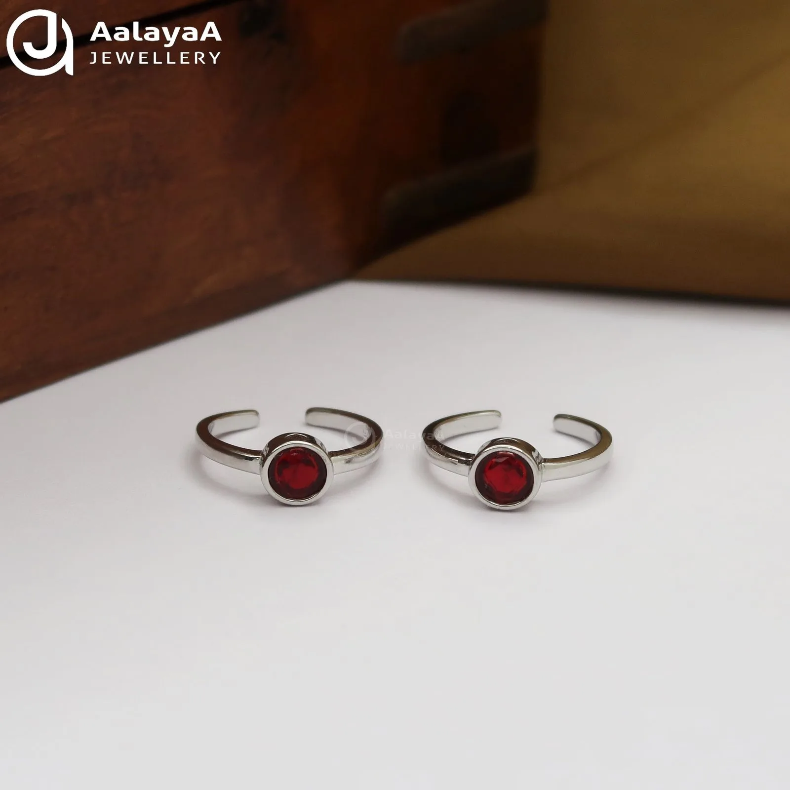 Silver Sweet Blush Toe Ring