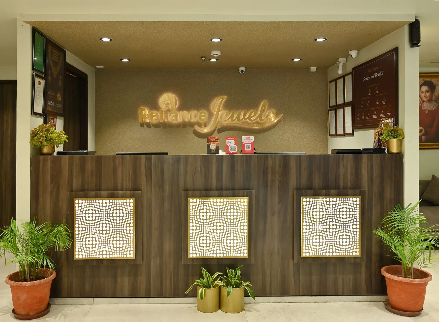 Reliance Jewels - Hazratganj, Lucknow