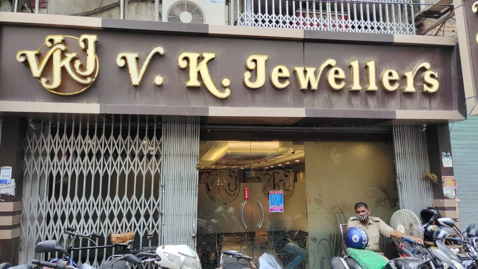 V K JEWELLERS