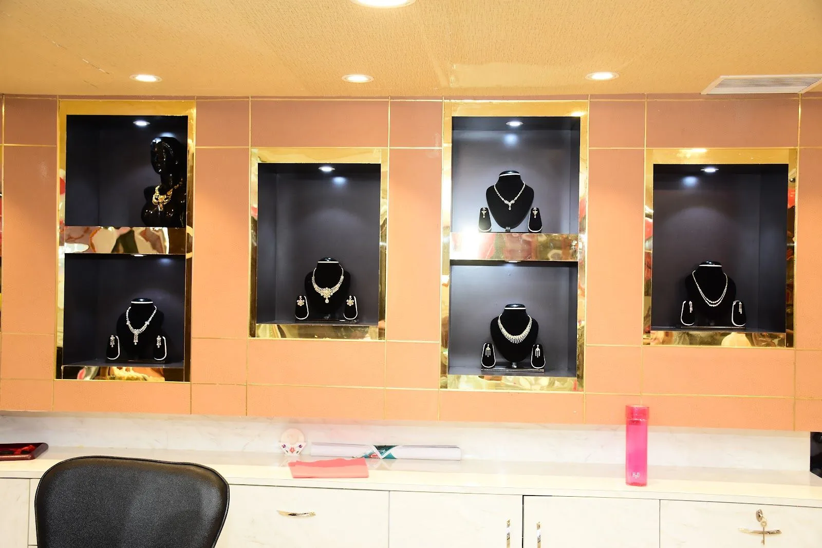 Shri Laxmi Jewellers