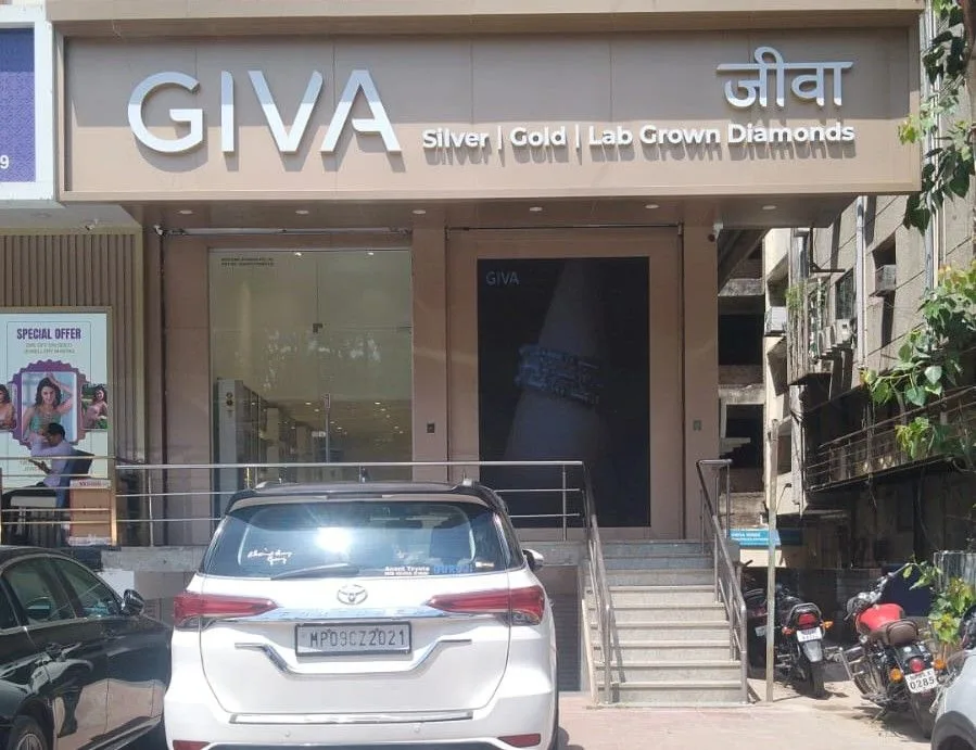 GIVA Silver &amp; Gold Jewellery Store | Mahatma Gandhi Road, Indore