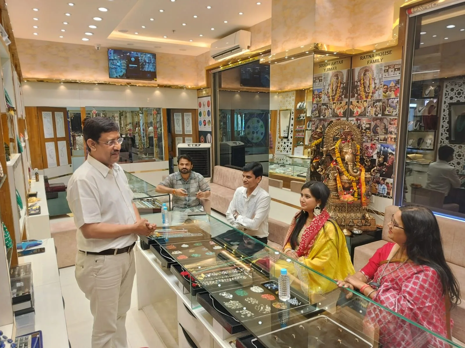 RATNA HOUSE JEWEL