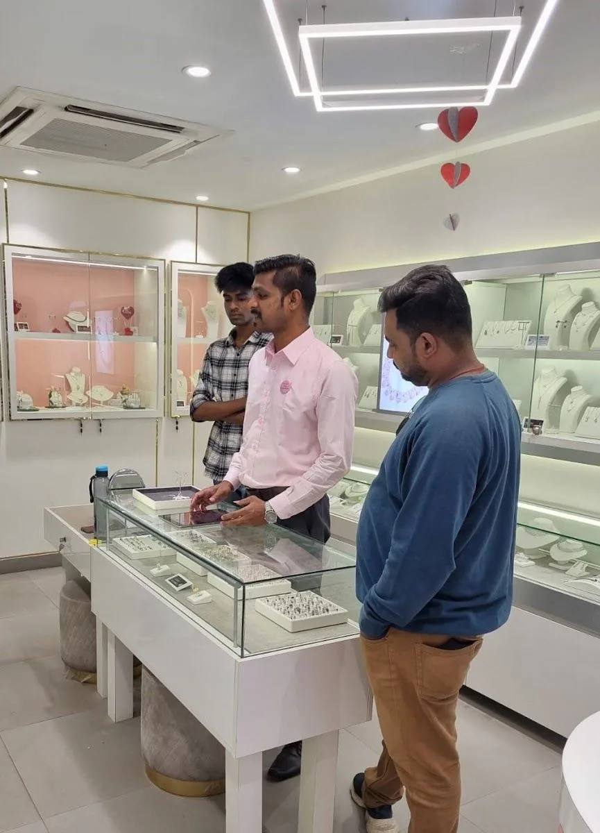GIVA Silver &amp; Gold Jewellery | Apollo Indore | Lab Grown Diamonds