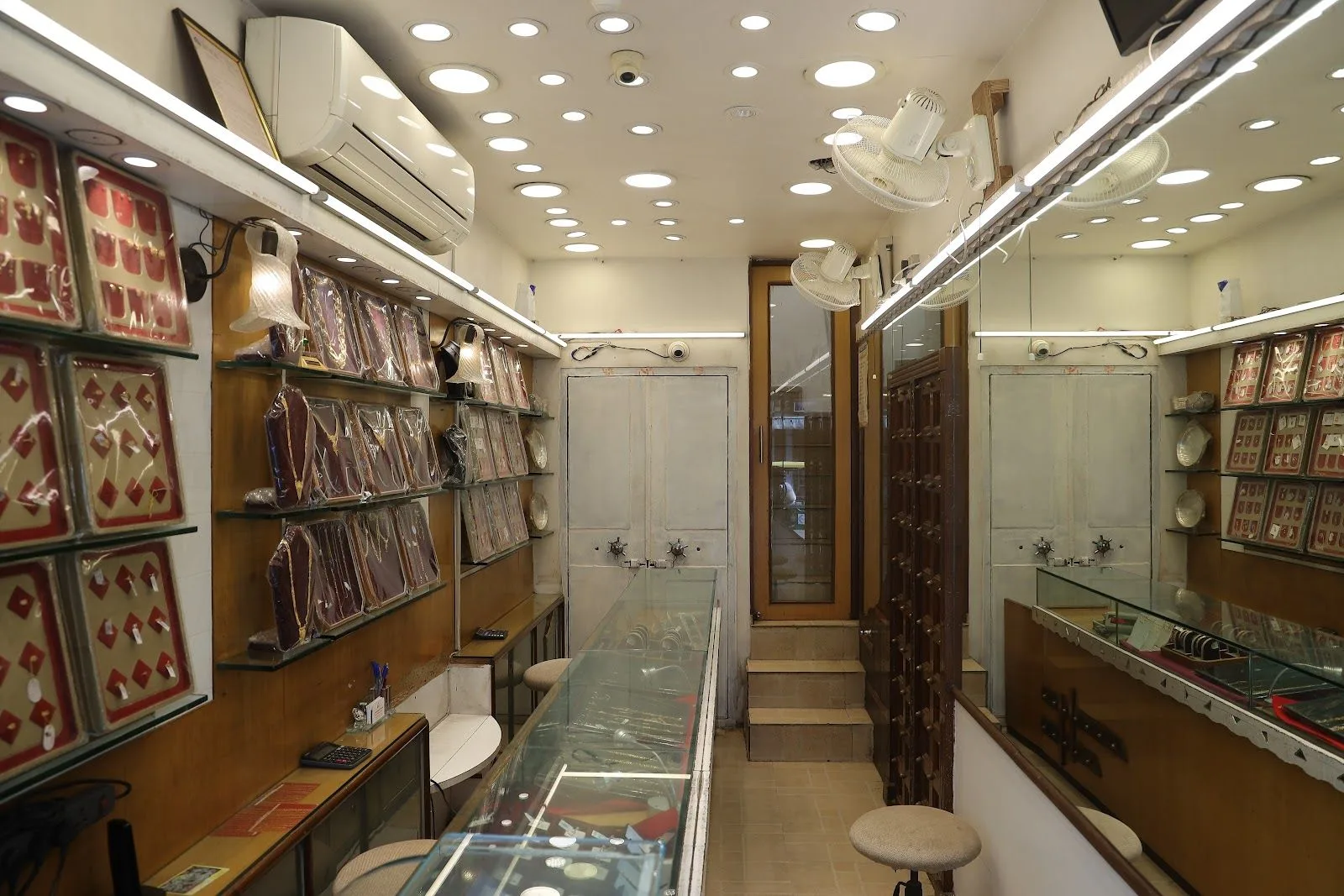 M/s. Gaurav Kothari Jewellers