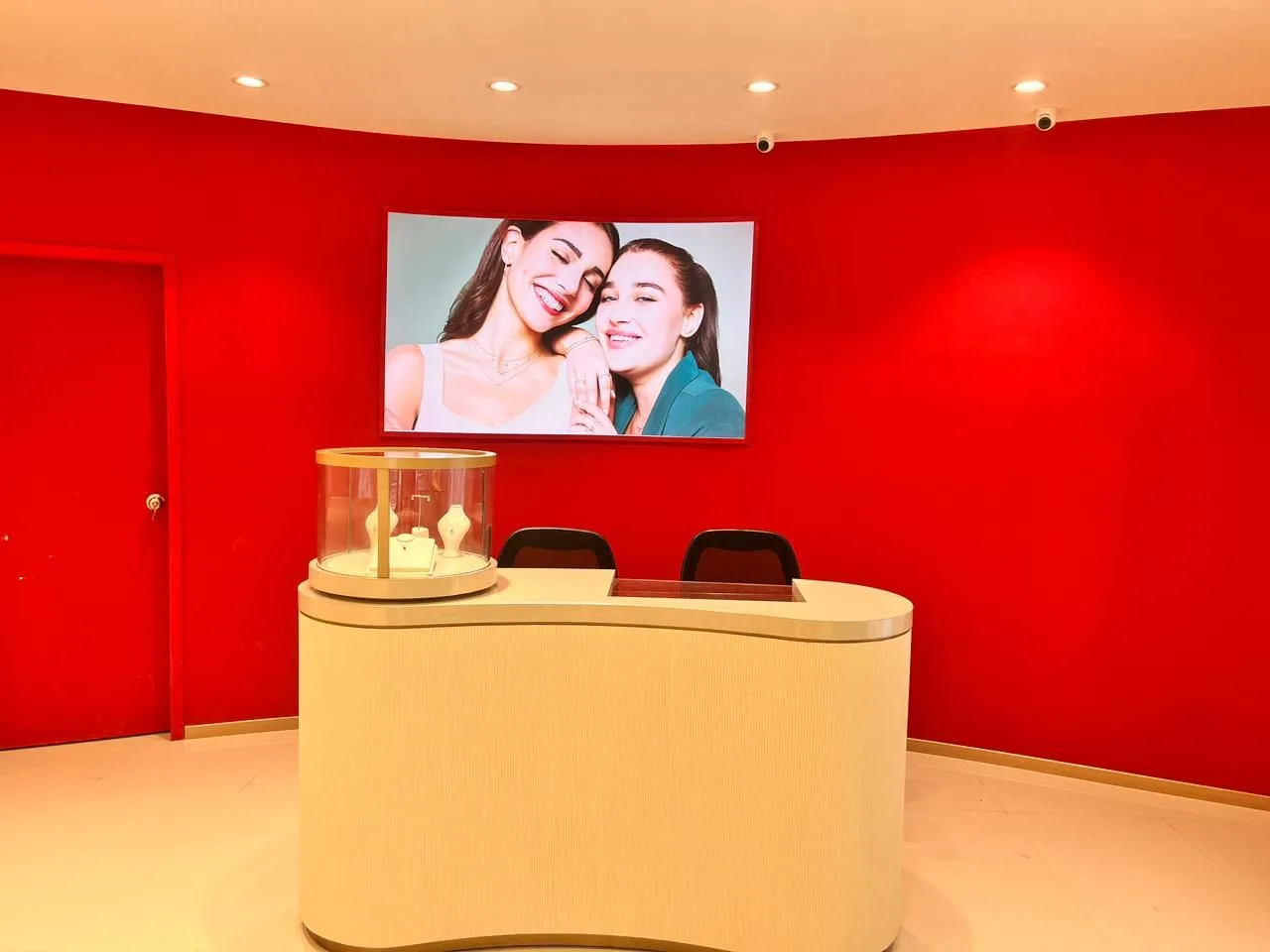 GIVA Silver &amp; Gold Jewellery Store | KD Road, Mysore