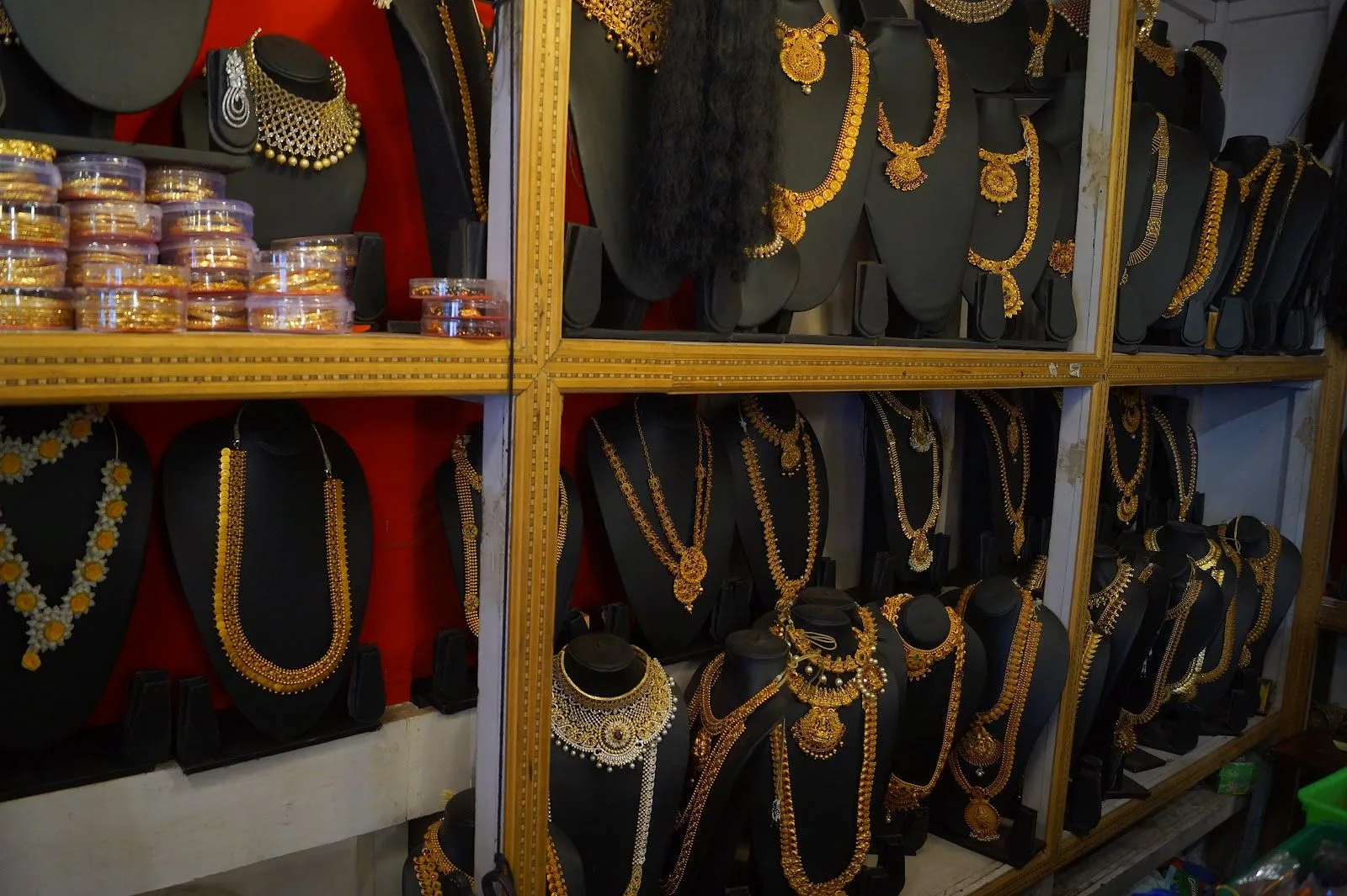 Chowdeshw Bangle Store