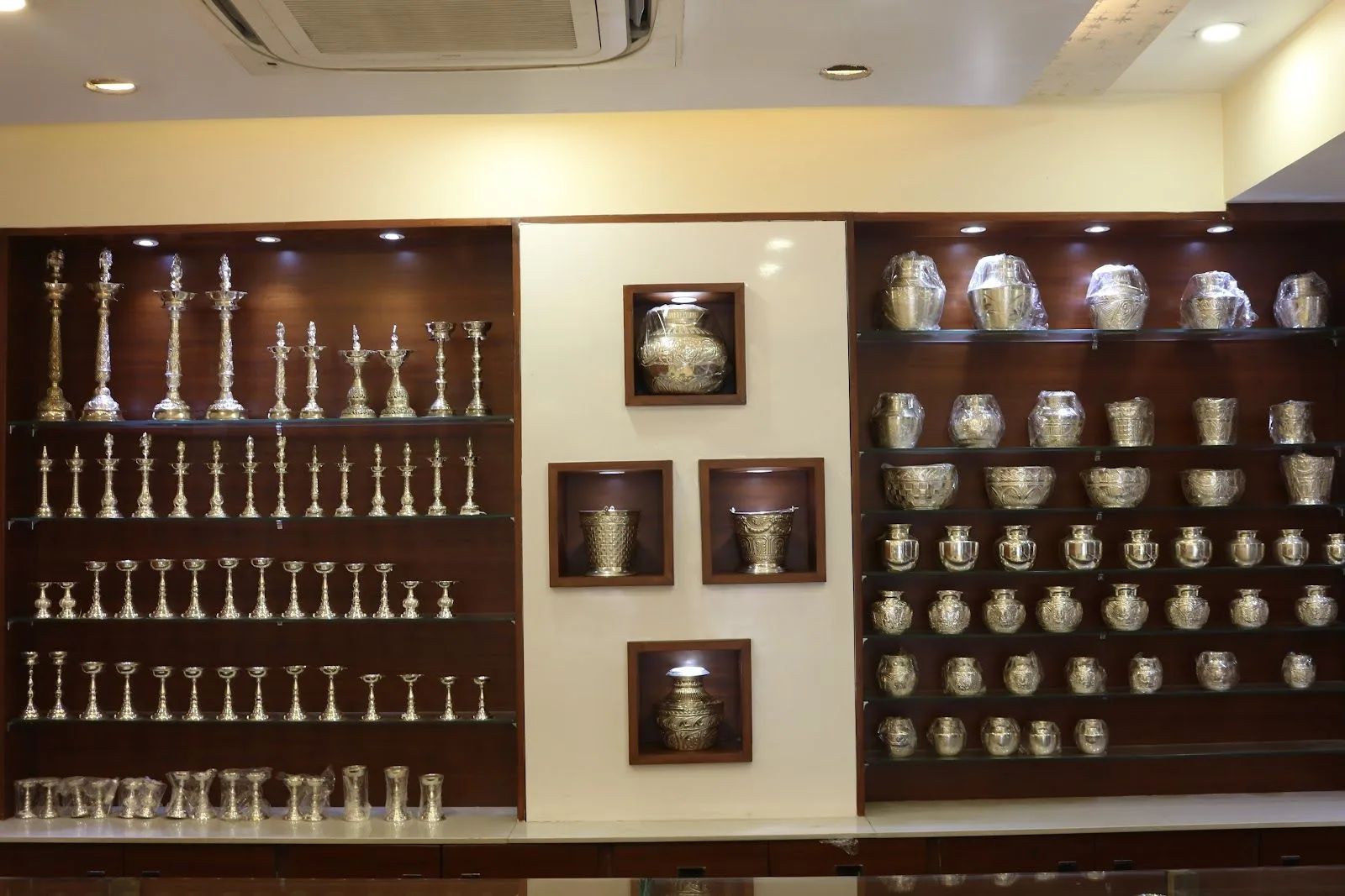 Manchukonda Gems &amp; Jewellers