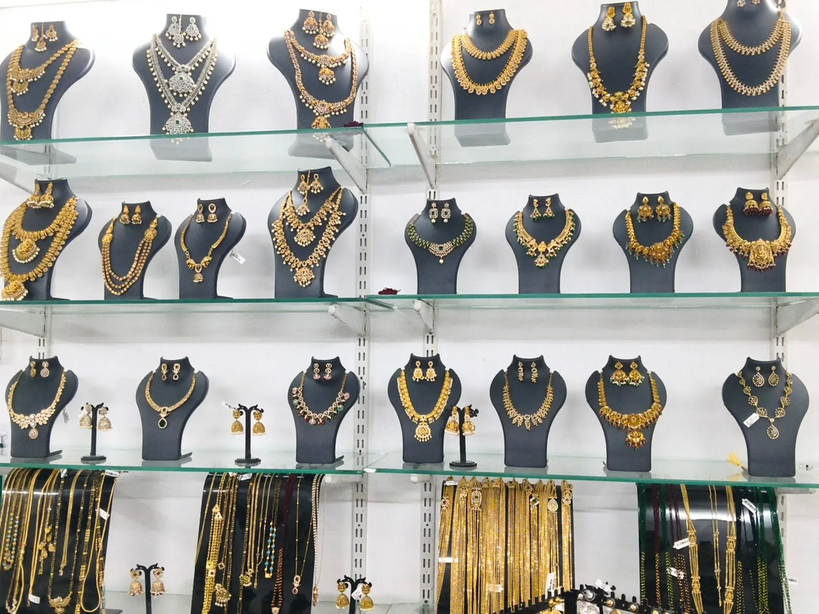 LR Jewellery and Fashions